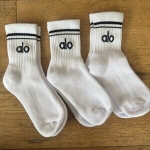 Alo yoga unisex throwback half crew white socks mindful movement brand new
